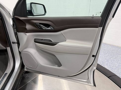 Used 2020 GMC Acadia SLT w/ LPO, Cargo Package image 24