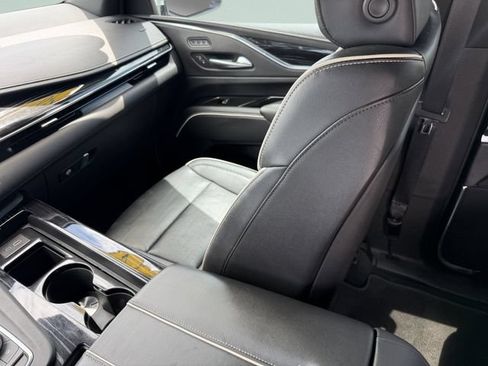 Used 2021 Cadillac Escalade Sport w/ LPO, ONYX Package RWD image 18