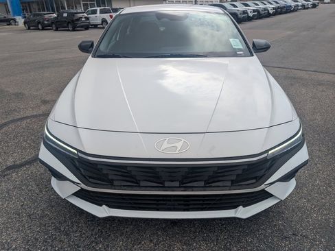 Used 2025 Hyundai Elantra SEL image 8