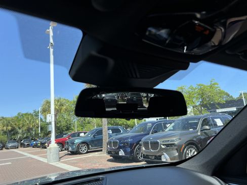 Used 2025 BMW X1 xDrive28i w/ Premium Package image 26