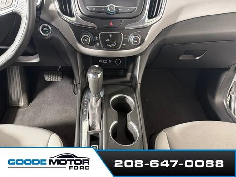 Used 2020 Chevrolet Equinox LS w/ LS Convenience Package FWD image 17