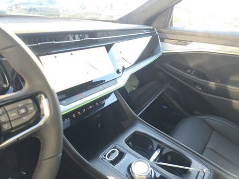 Used 2024 Jeep Wagoneer Launch Edition image 25