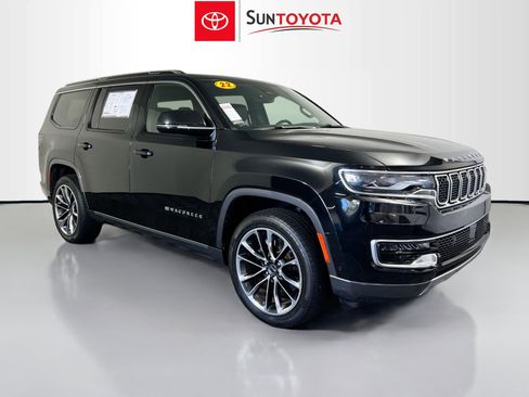 Used 2022 Jeep Wagoneer Series III w/ Premium Group I image 1