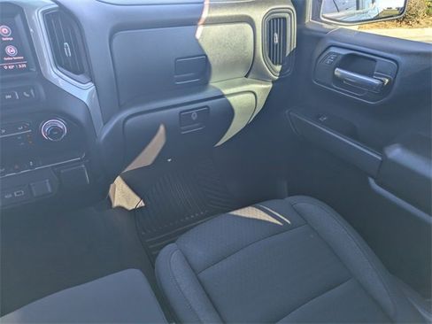 Used 2022 Chevrolet Silverado 1500 Custom image 18