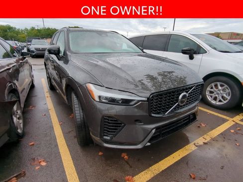Used 2024 Volvo XC60 T8 Core AWD/4WD image 3