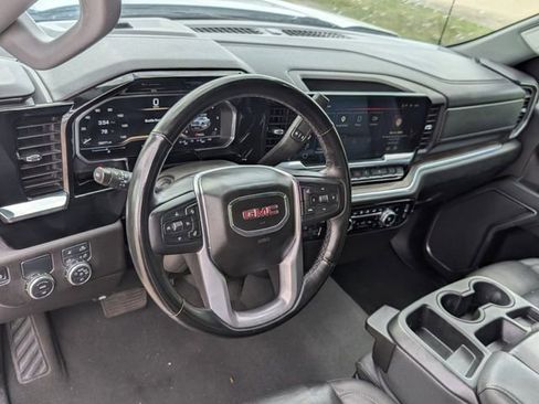 Used 2025 GMC Sierra 1500 SLT image 17