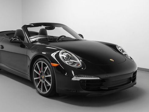 Certified 2015 Porsche 911 Carrera S RWD image 12