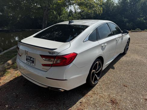 Used 2022 Honda Accord Sport image 5