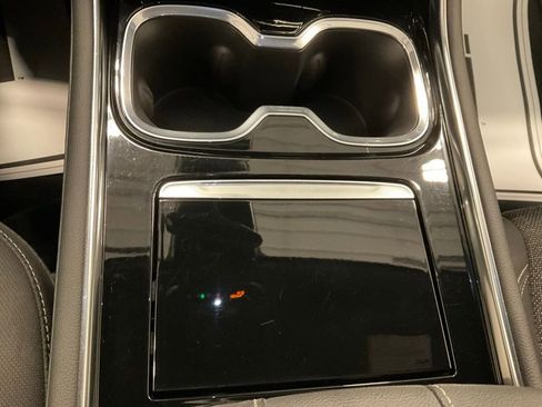 Used 2024 Chevrolet Traverse LT image 21