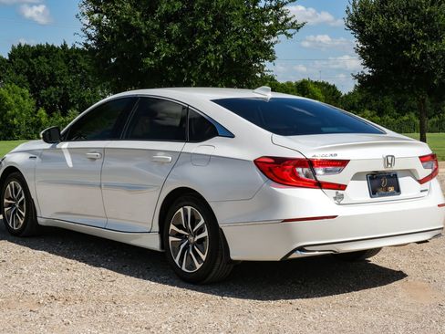 Used 2018 Honda Accord EX image 12