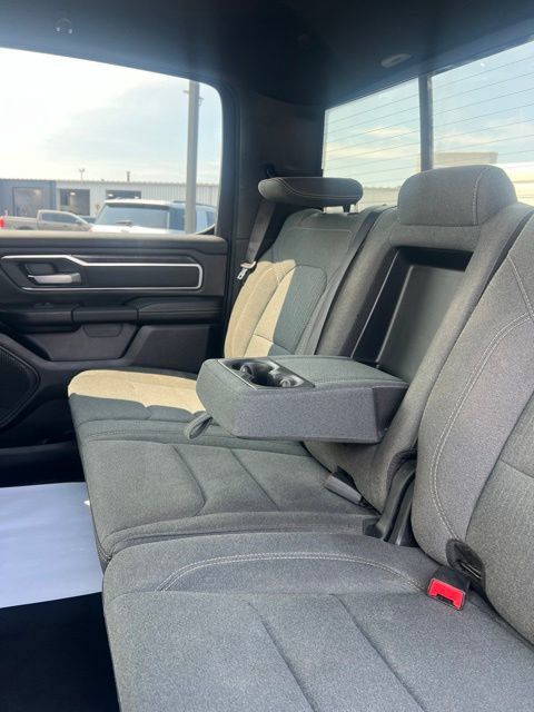 Used 2022 RAM 1500 4x4 Crew Cab image 15
