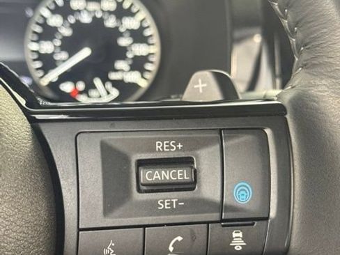 Certified 2024 Nissan Pathfinder SL w/ SL Premium Package FWD image 17