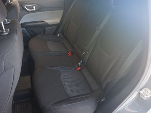 Used 2023 Jeep Compass Sport image 18