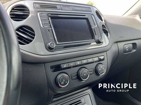 Used 2016 Volkswagen Tiguan SE FWD image 24