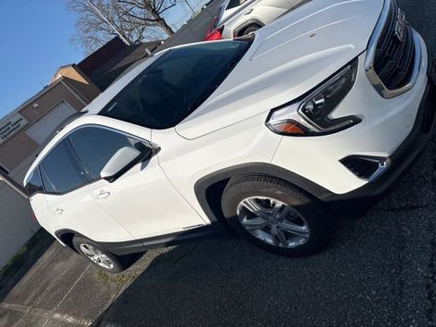 Used 2019 GMC Terrain SLE w/ Driver Convenience Package image 3