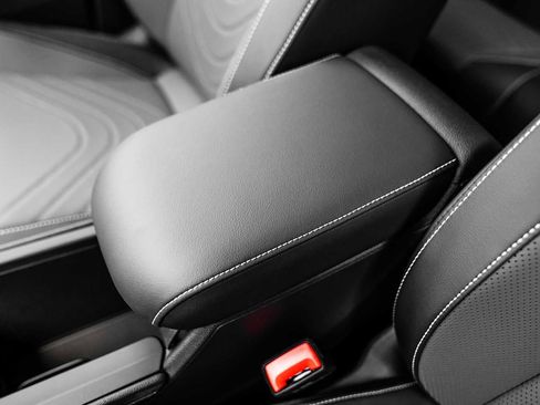 New 2026 Volkswagen Tiguan SE image 35