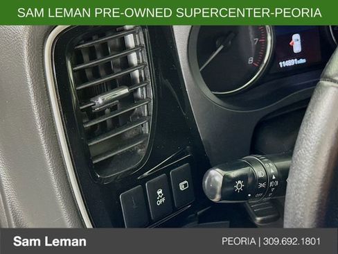 Used 2017 Mitsubishi Outlander SE image 10