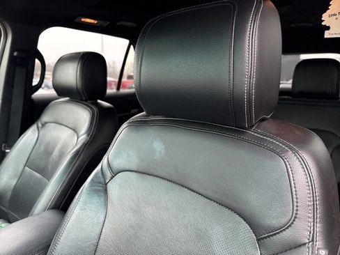 Used 2016 Ford Explorer Limited image 3