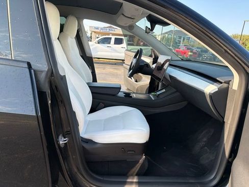 Used 2023 Tesla Model Y Long Range AWD/4WD image 14
