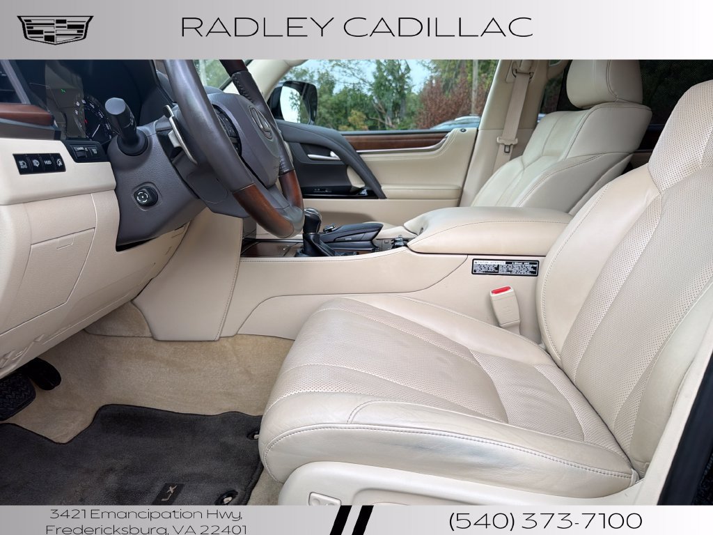 Used 2019 Lexus LX 570 4WD w/ Luxury Package image 3