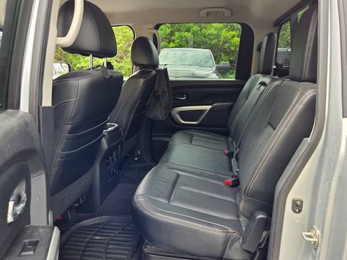 Used 2017 Nissan Titan SL RWD image 10
