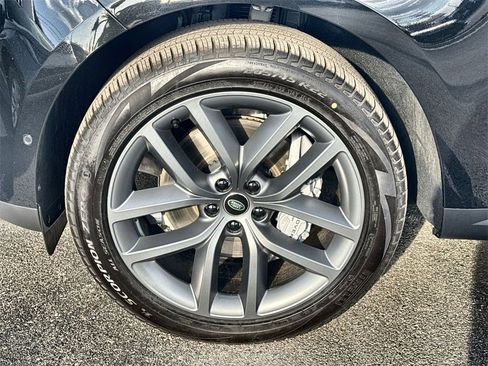 Used 2025 Land Rover Range Rover Sport SE image 10