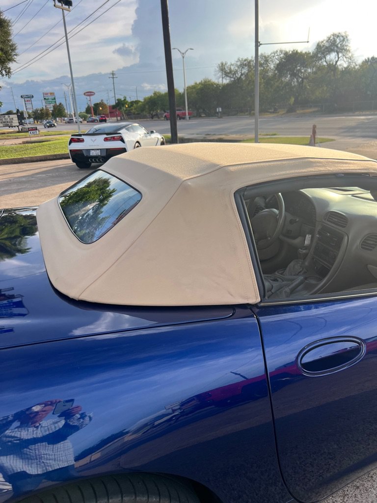 Used 2004 Chevrolet Corvette Convertible w/ Preferred Equipment Group RWD image 10