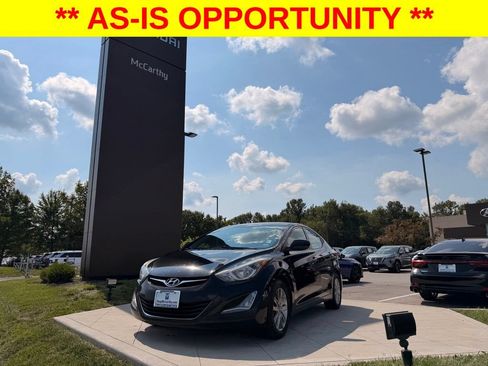 Used 2014 Hyundai Elantra SE w/ Option Group 02 FWD image 1