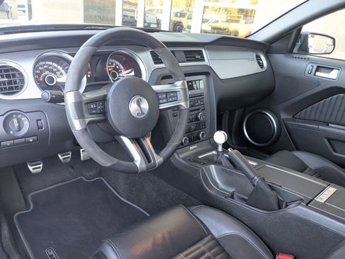 Used 2013 Ford Mustang Shelby GT500 image 15