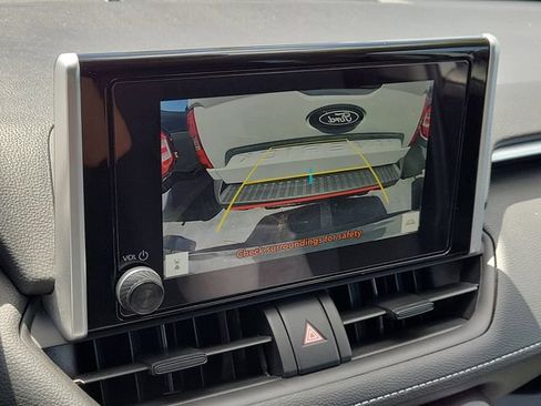 Used 2025 Toyota RAV4 XLE w/ Convenience Package FWD image 24