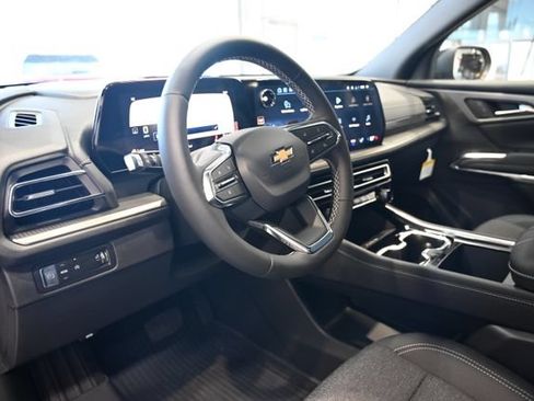 New 2026 Chevrolet Traverse LT w/ LPO, Floor Liner Package FWD image 20