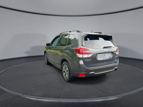 Used 2021 Subaru Forester Premium AWD/4WD image 6