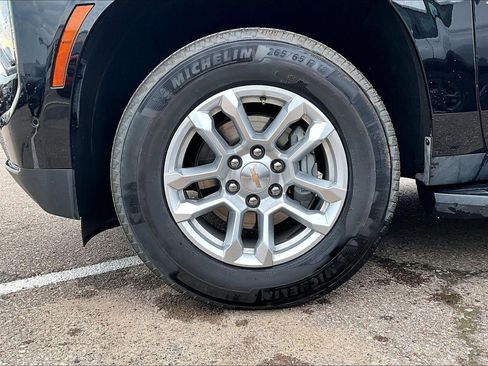 Used 2025 Chevrolet Tahoe LT AWD/4WD image 2