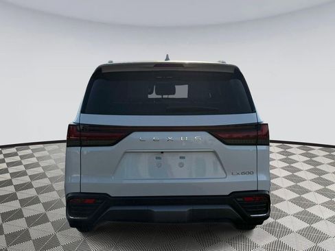 Used 2026 Lexus LX 600 4WD w/ Accessory Package (Z1) image 3