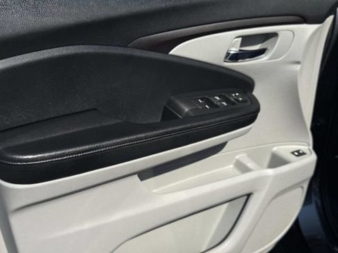Certified 2018 Honda Pilot EX-L image 18