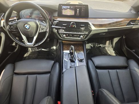 Used 2020 BMW 530i w/ Convenience Package RWD image 2