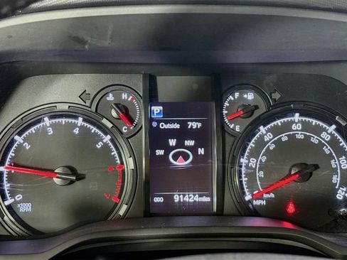 Used 2021 Toyota 4Runner SR5 Premium w/ Moonroof Package AWD/4WD image 12