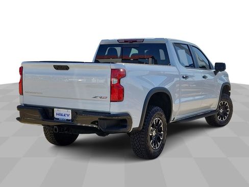 Used 2025 Chevrolet Silverado 1500 ZR2 w/ Technology Package image 8