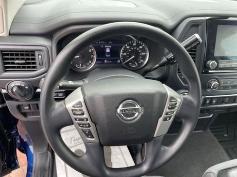 Used 2022 Nissan Titan SV AWD/4WD image 12
