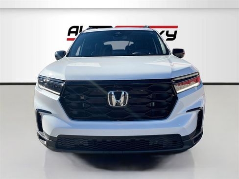 Used 2025 Honda Pilot Black Edition image 2