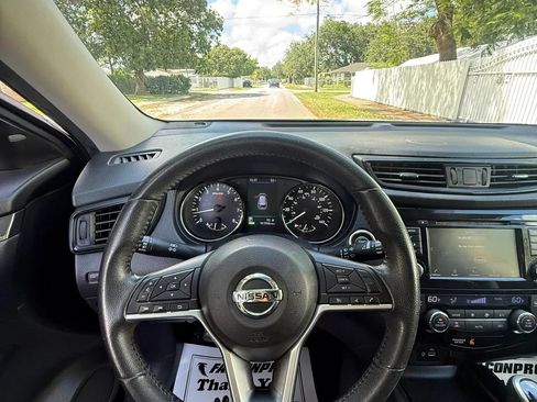 Used 2019 Nissan Rogue SV FWD image 9