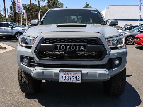 Used 2018 Toyota Tacoma TRD Sport w/ Technology Package RWD image 19