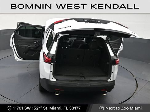 Used 2023 Chevrolet Traverse RS image 32
