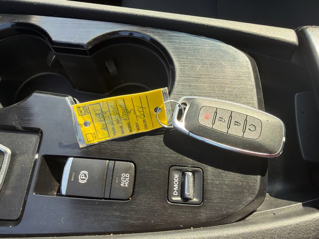 Used 2023 Nissan Rogue S FWD image 38