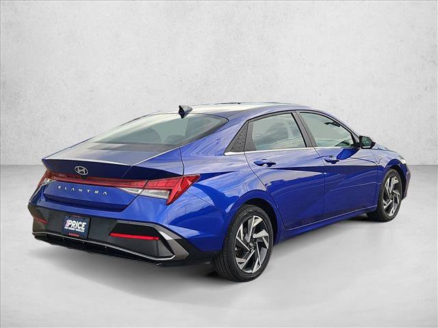 Used 2025 Hyundai Elantra SEL FWD image 5