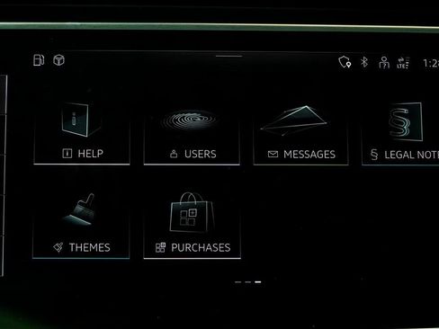 Used 2023 Audi Q8 Prestige image 28