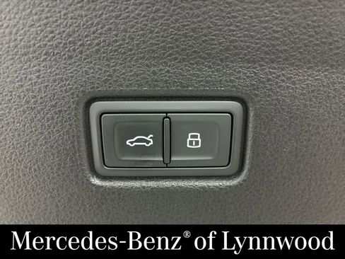 Used 2023 Audi SQ5 Premium Plus w/ Premium Plus Package image 28