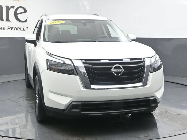 Used 2025 Nissan Pathfinder SV FWD image 56