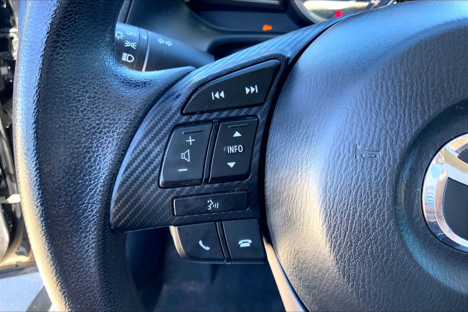 Used 2016 MAZDA MAZDA3 i Sport FWD image 23