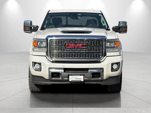 Used 2019 GMC Sierra 3500 Denali AWD/4WD image 10